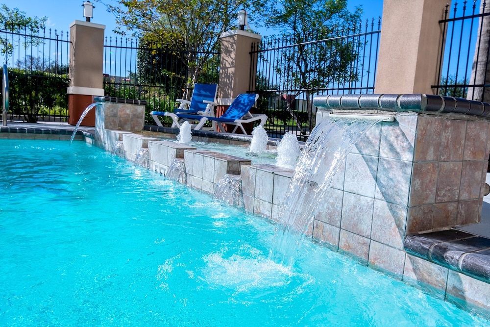 Holiday Inn Express Hotel And Suites Houston East 23/50