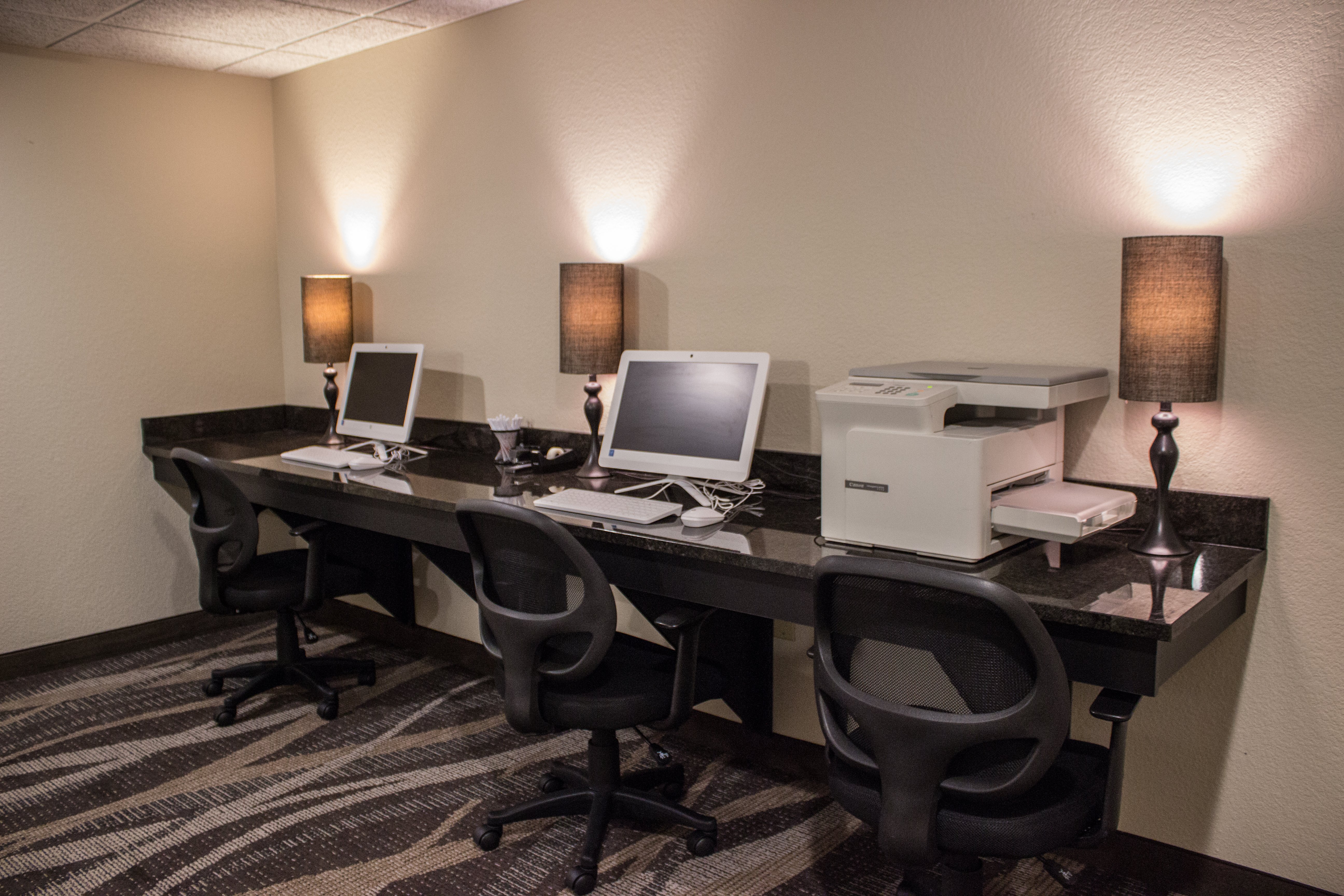 Cobblestone Suites Oshkosh 63/75