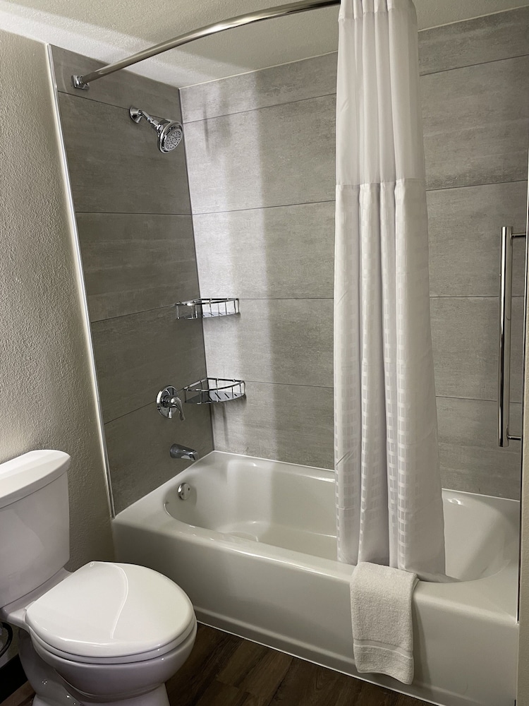 Best Western Fishkill Inn and Suites 18/53