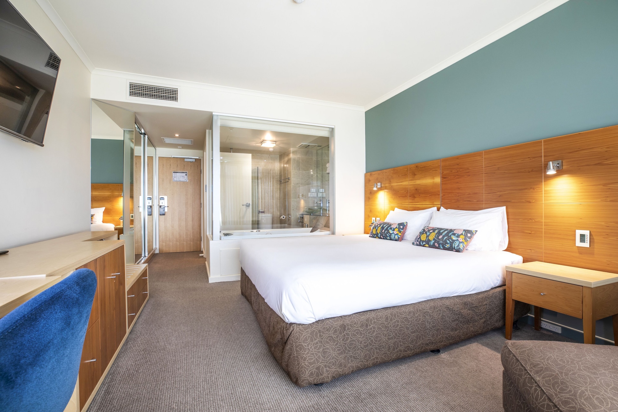 Spa, Deluxe, King Bed, River View