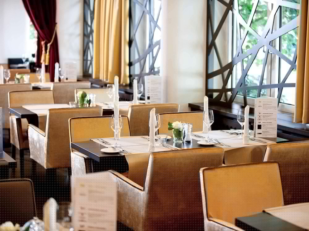 MERCURE HOTEL AND RESIDENZ FRANKFURT MESSE 57/82