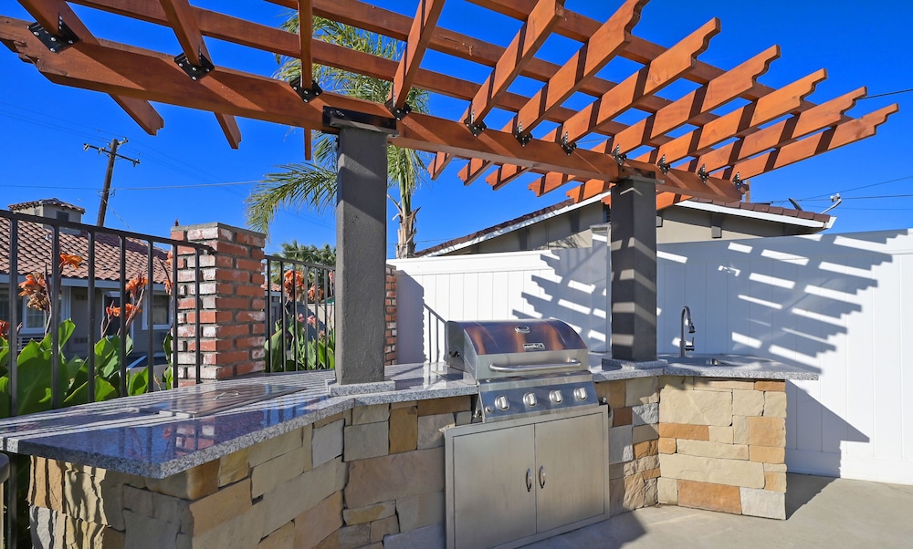 Traveler Apos S Inn 50/52