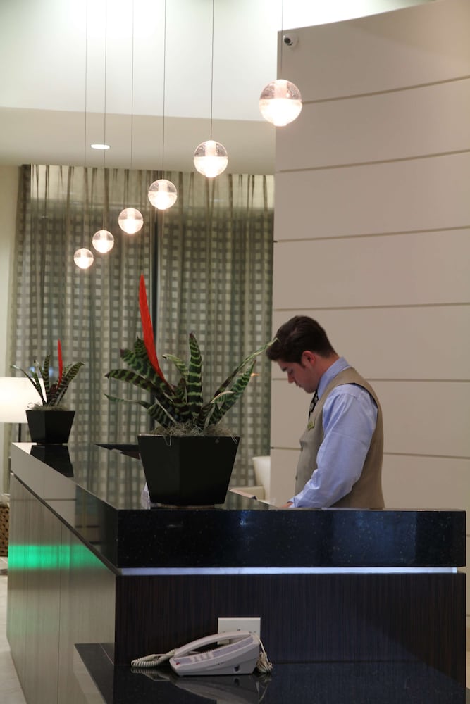 Embassy Suites by Hilton Ontario Airport 10/55