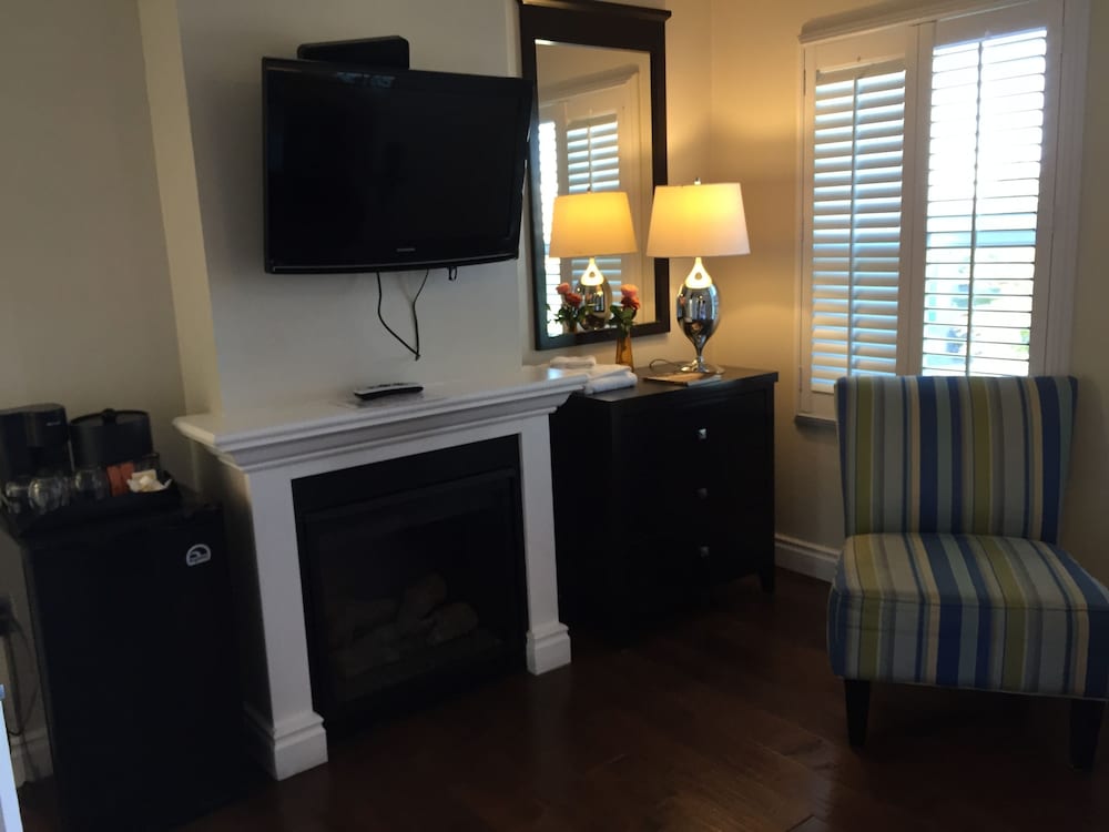 Beach Bungalow Inn and Suites 47/67