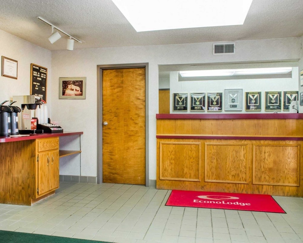 Econo Lodge Mifflintown 6/29