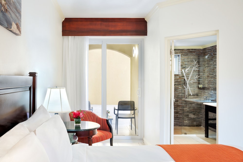 Jewel Paradise Cove Beach Resort and Spa All Inclusive - Adults Only 14/50