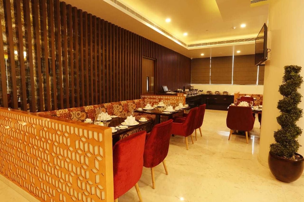 Days Hotel by Wyndham Jaipur Tonk Road 34/34