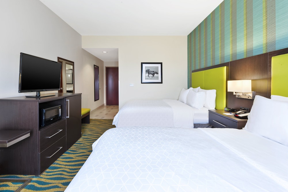 Standard, 2 Queen Beds, Accessible