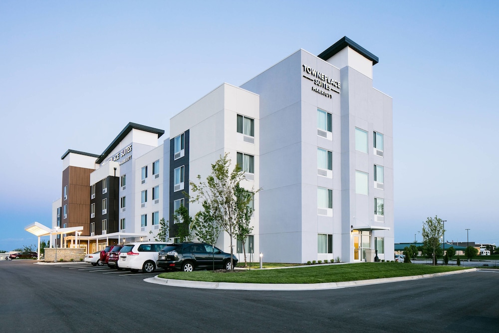 TOWNEPLACE SUITES KANSAS CITY AIRPORT 写真1