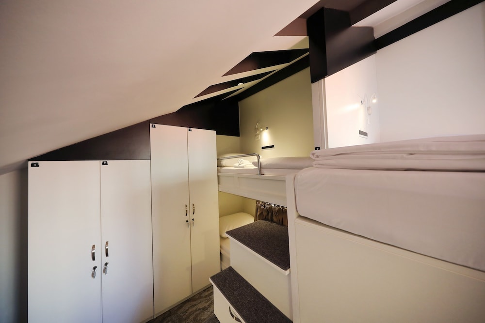 Downtown Boutique Hostel 9/50