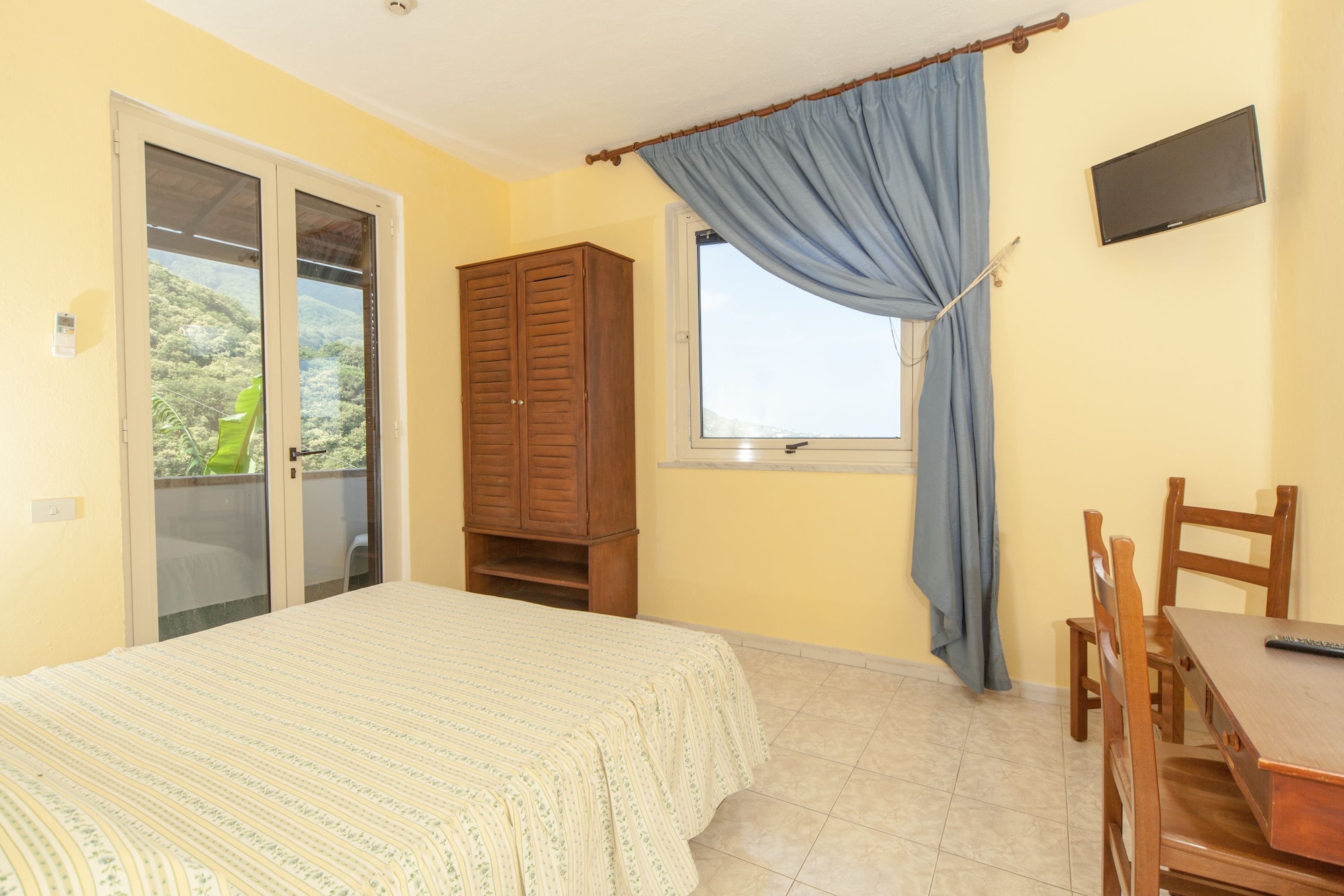 BASIC, DOUBLE BED