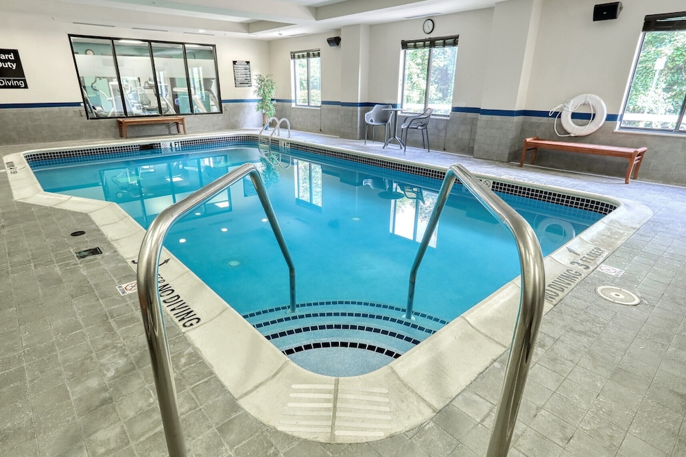 Hampton Inn & Suites Parsippany/North 5/55
