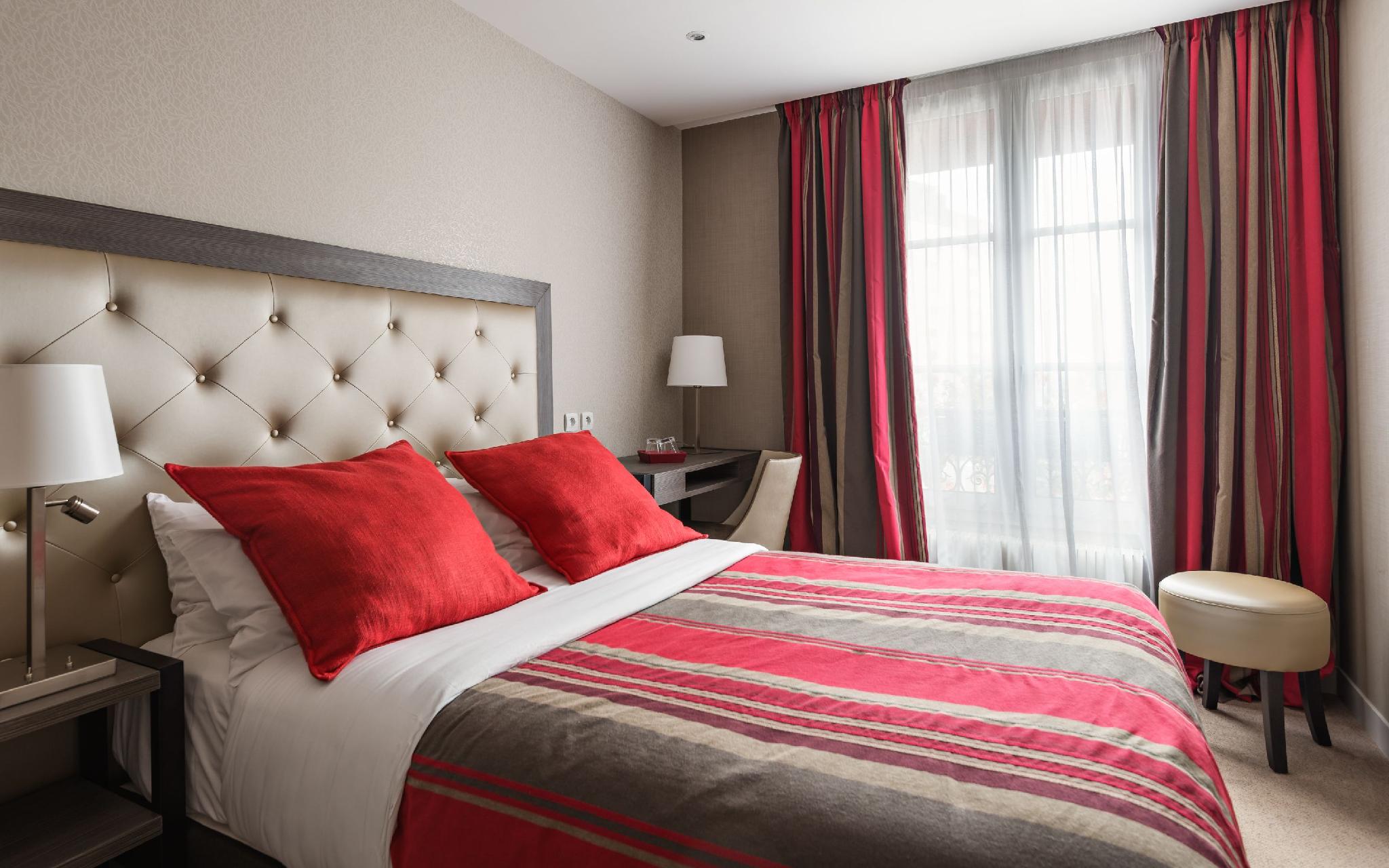 Connecting, Quadruple, Twin Beds
