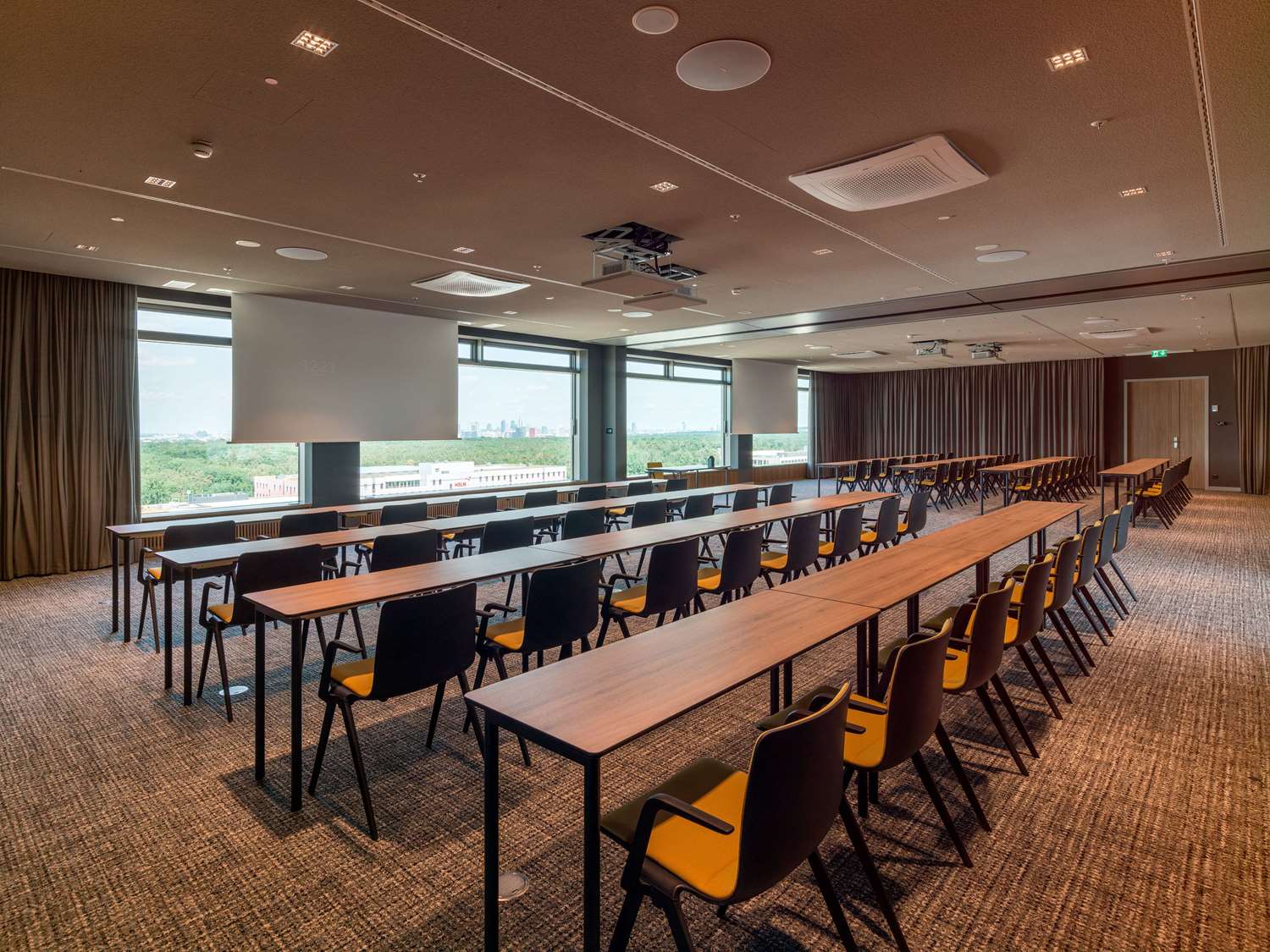 b'mine Frankfurt Airport, WorldHotels Crafted 62/65