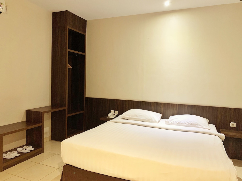 Ameera Hotel 8/37
