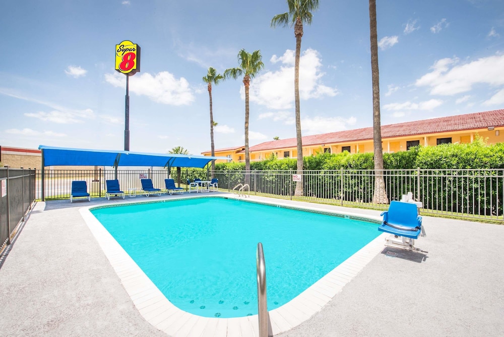 Super 8 by Wyndham Harlingen TX 23/33
