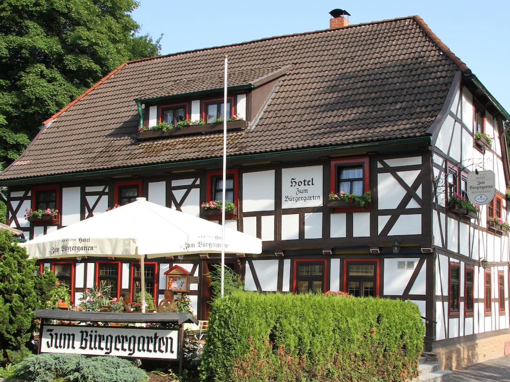 Hotel Zum Burgergarten 7/50