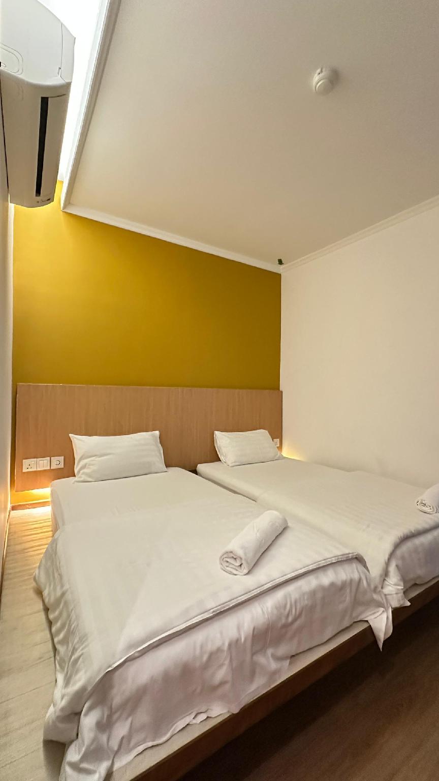Superior, Twin Beds, No Window