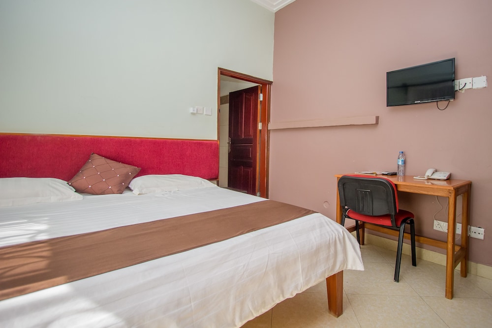 Askay Hotel Suites Entebbe 5/43