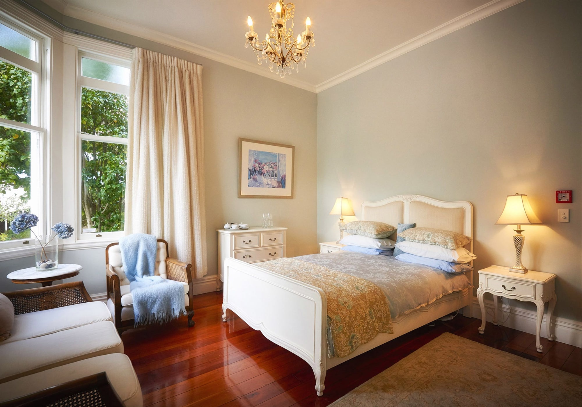 Sea, Queen Bed