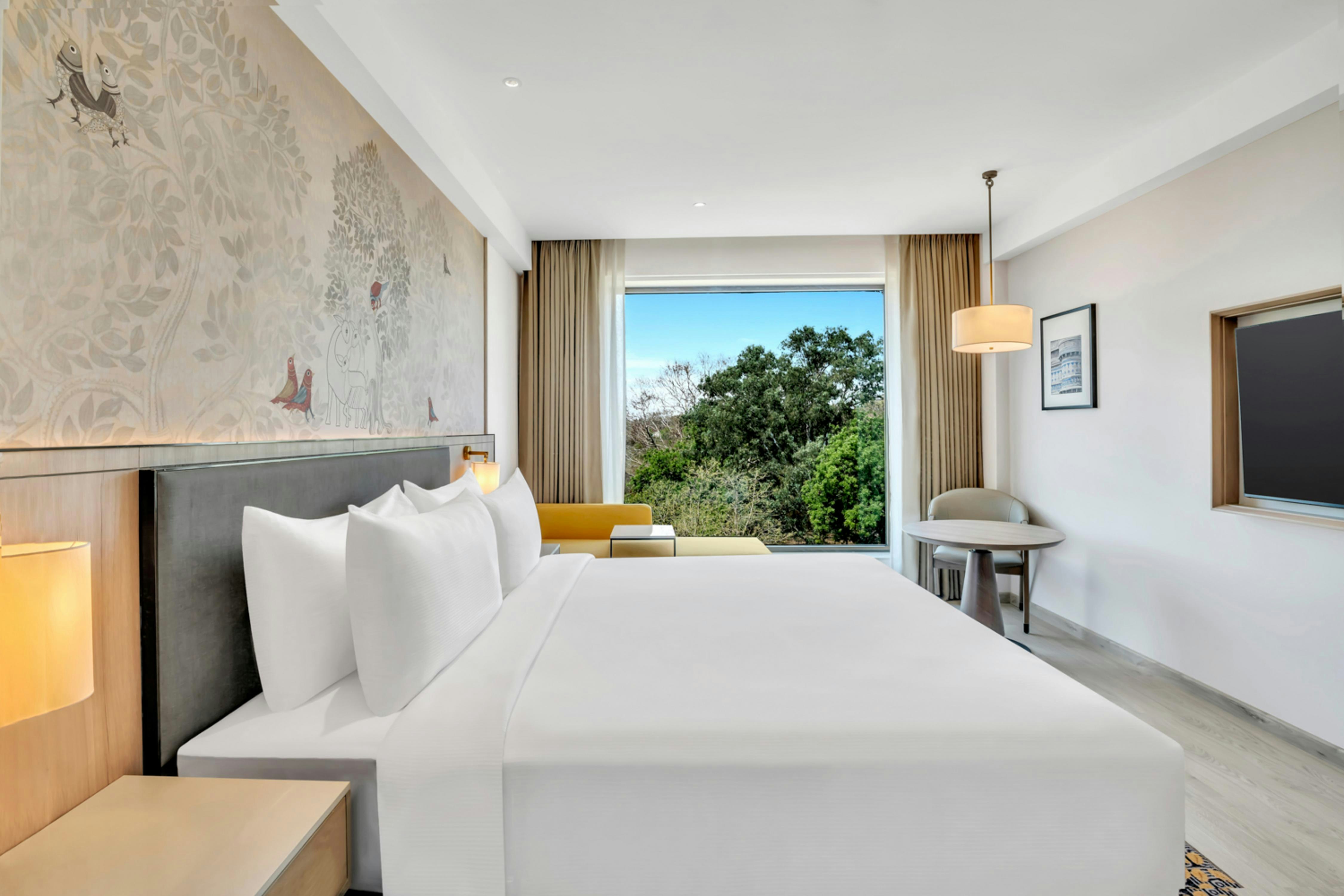 Guest Room, King Bed