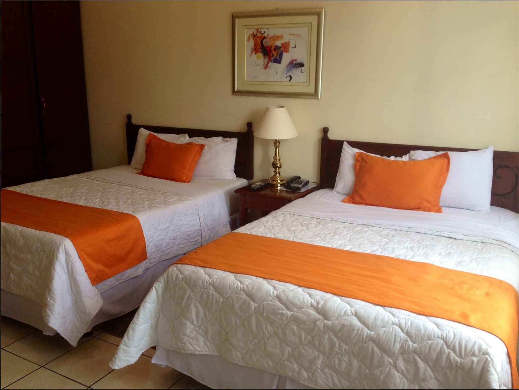 ROOM, TRIPLE