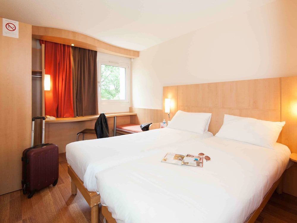 Hotel Ibis Avallon 10/55