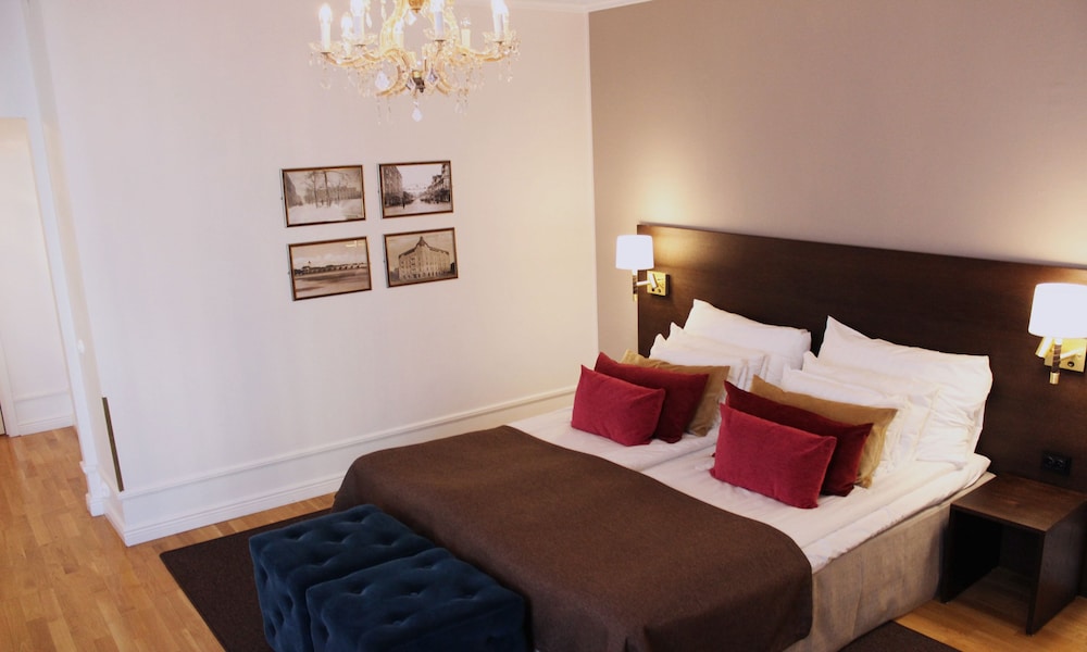 Home Hotel Drott 10/41