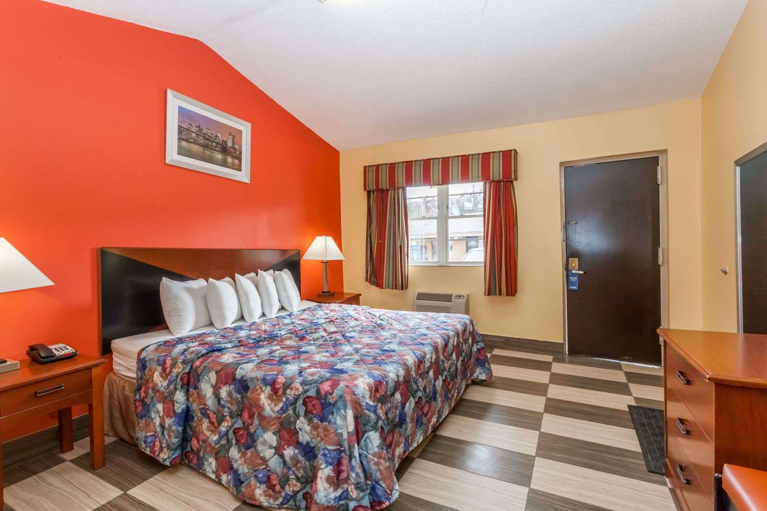 Travelodge by Wyndham Jersey City 8/22