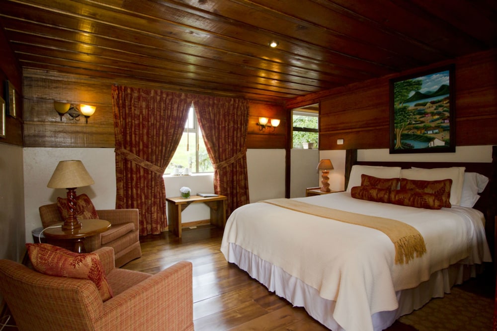 Poas Volcano Lodge 28/71