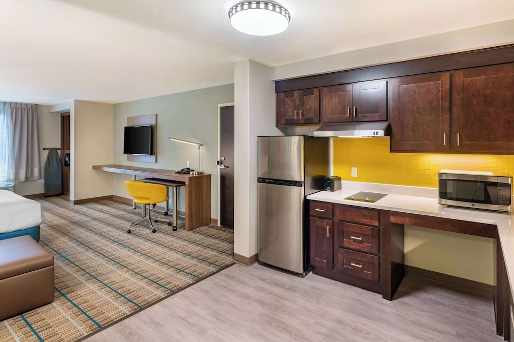 MainStay Suites Spokane Airport 33/43