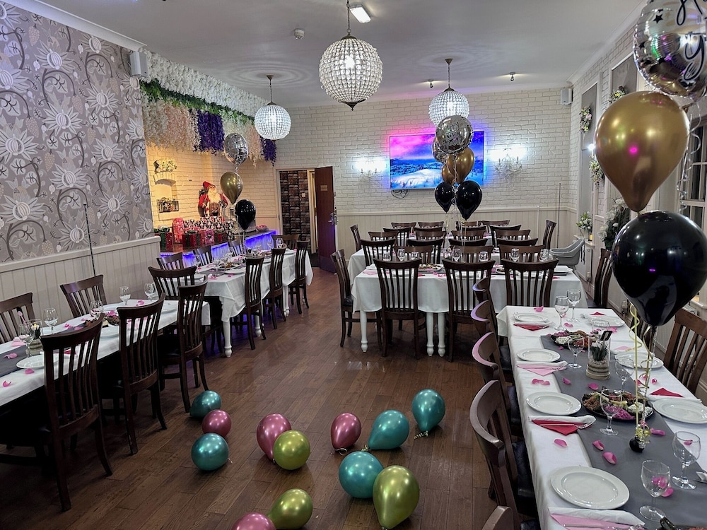 Pine Lodge Hotel & Restaurant Mansfield 35/48