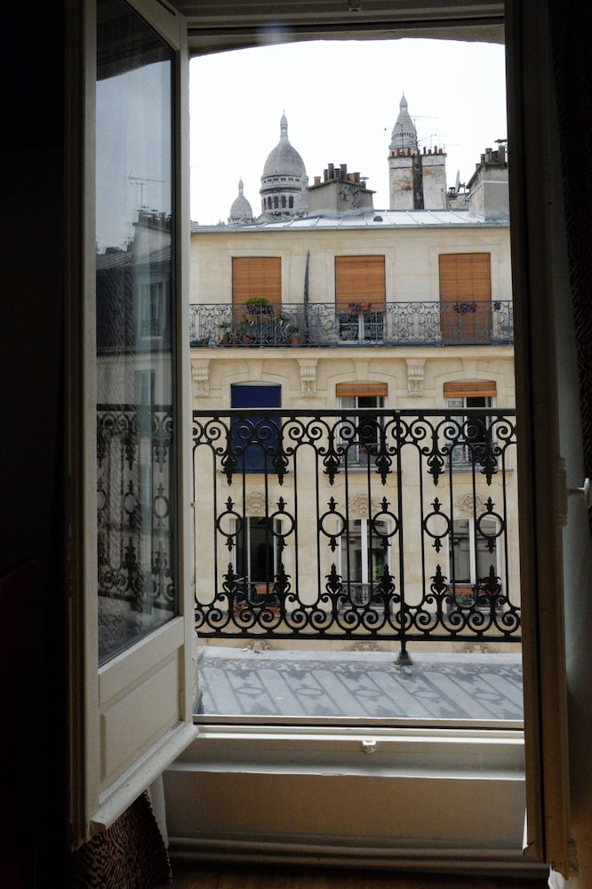 HOTEL MONTMARTRE 33/48