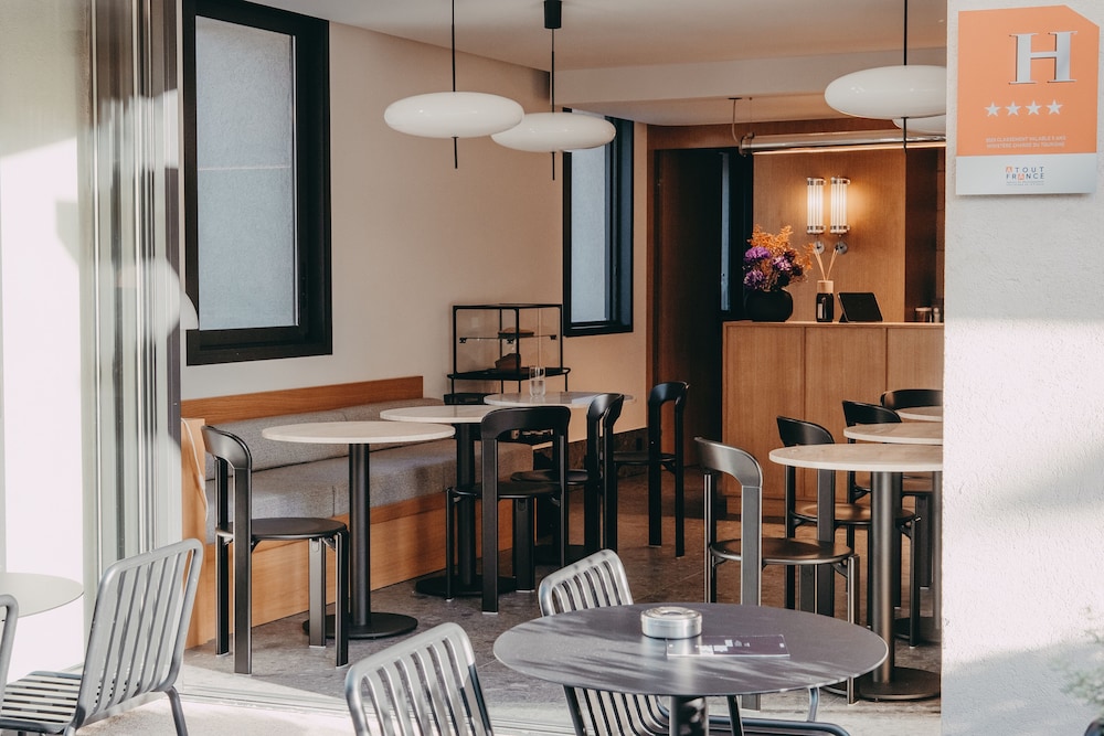 Hotel Moderne 34/50