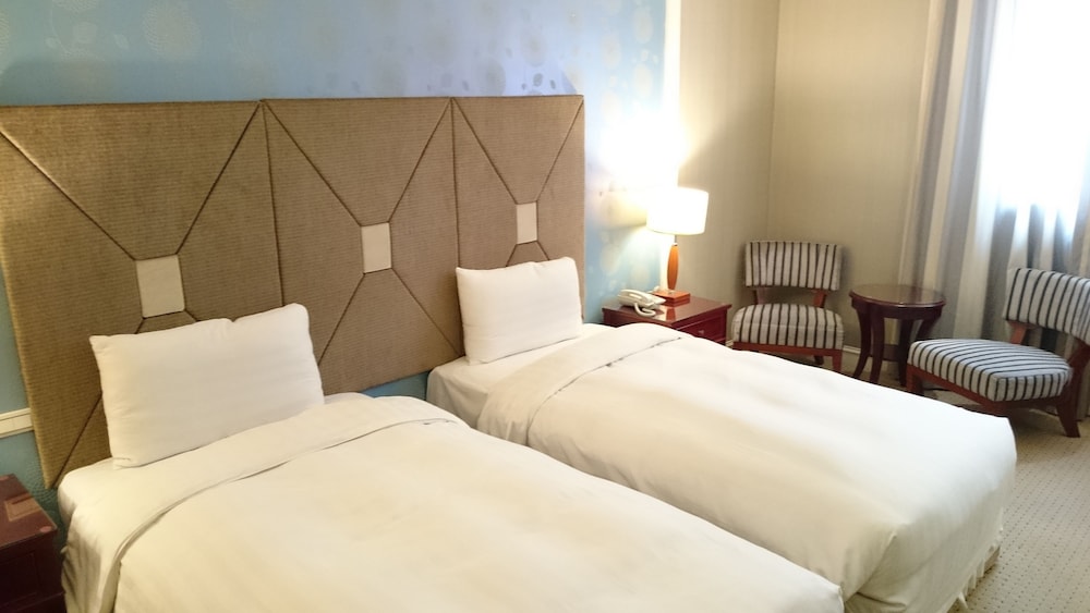 MRT Hotel 22/59