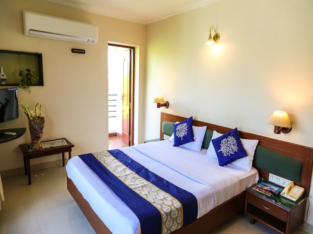 Oyo 9225 Hotel Lotus 7/20