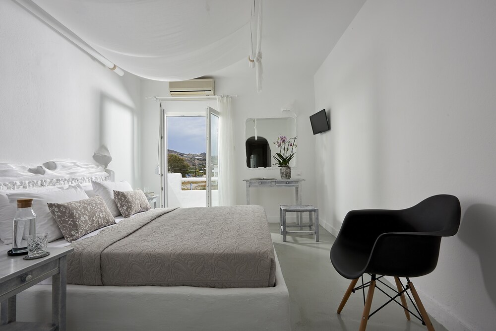 Milos Hotel 10/37