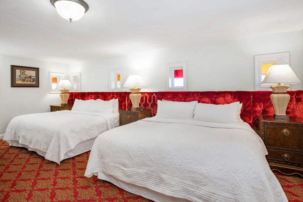 2 Bedrooms, Bi Level, Suite, King Bed, 2 King Beds, Sofa
