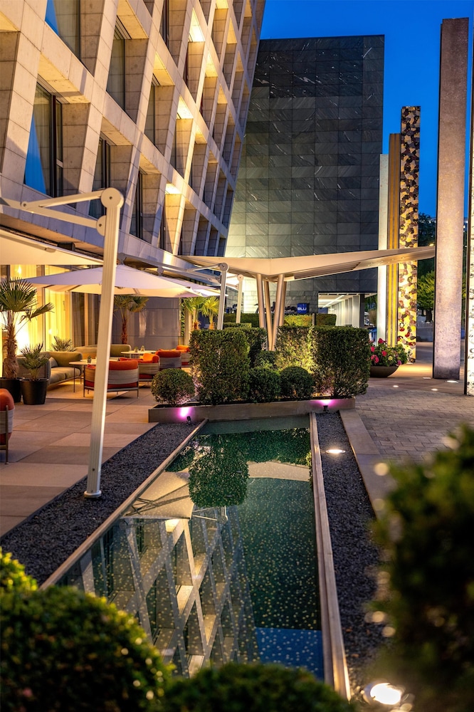Radisson Blu Media Harbour Hotel Dusseldorf 62/68