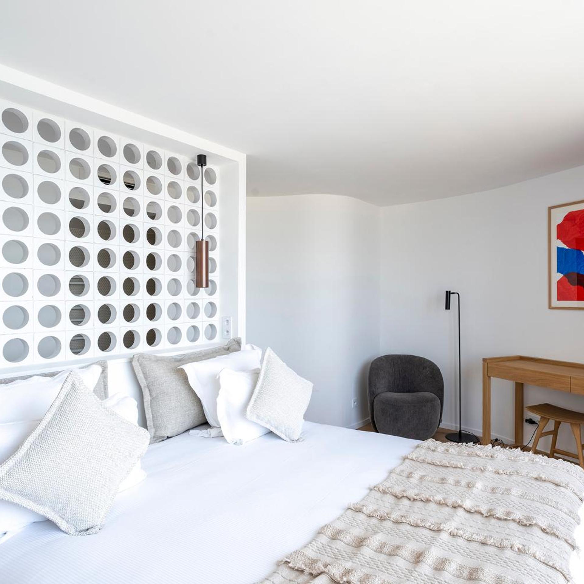 Suite, Sea View