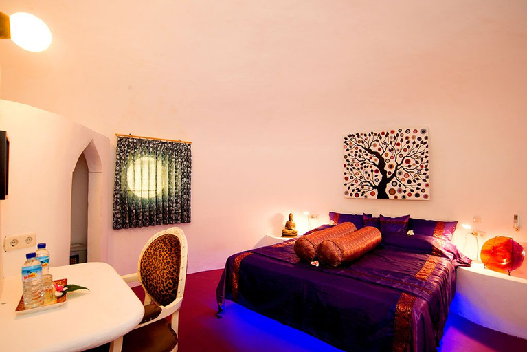 2 Bedrooms, Superdome, Villa