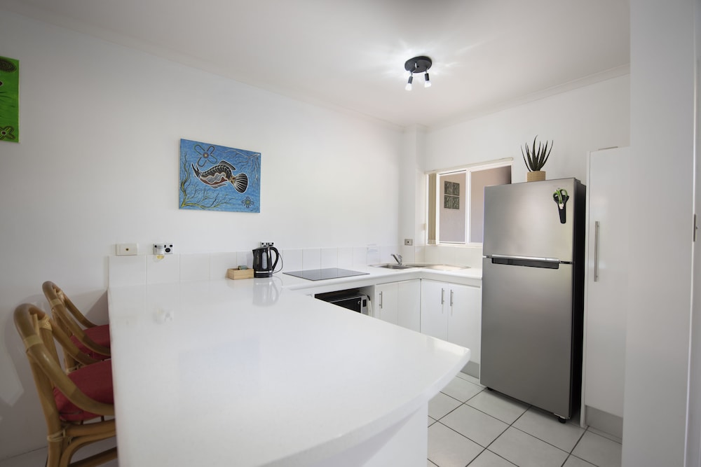 Golden Sands Beachfront Resort 20/70