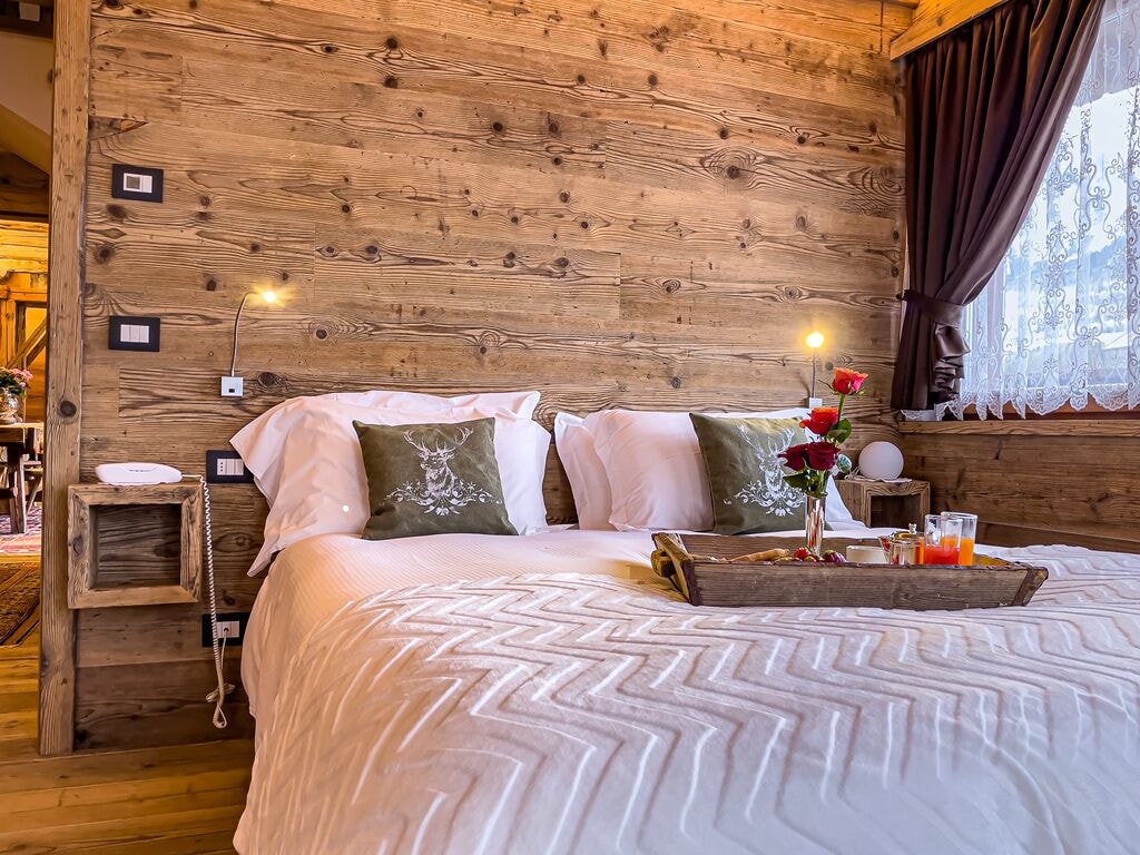 FAMILY, 1 DOUBLE AND 1 SINGLE BED
