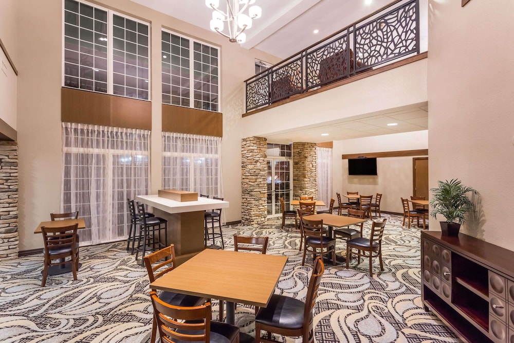 Wyndham Garden Madison Fitchburg 55/69