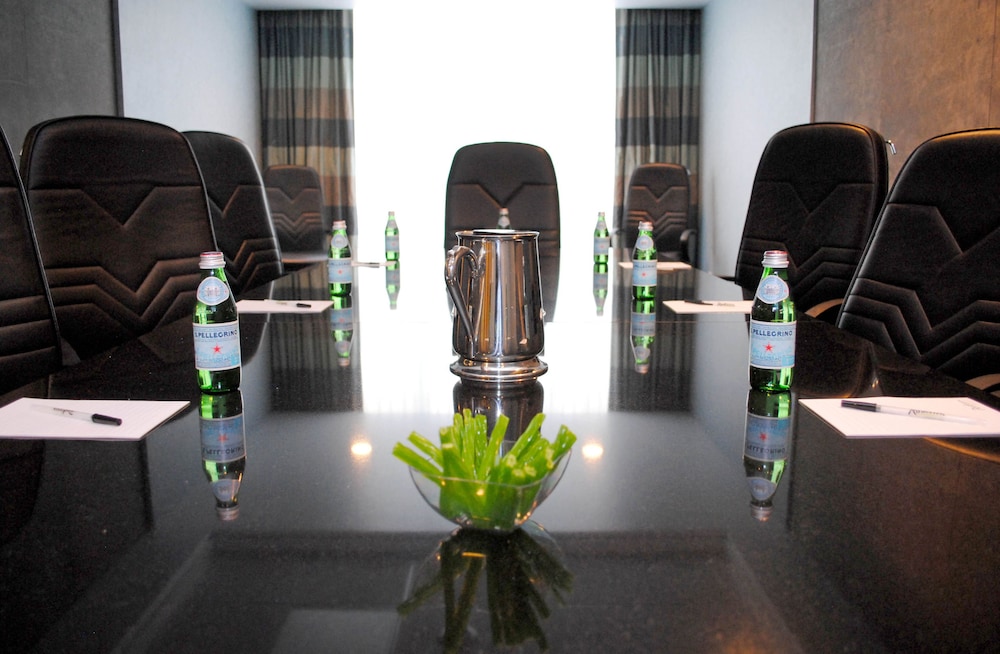 DoubleTree by Hilton Chatsworth 42/42