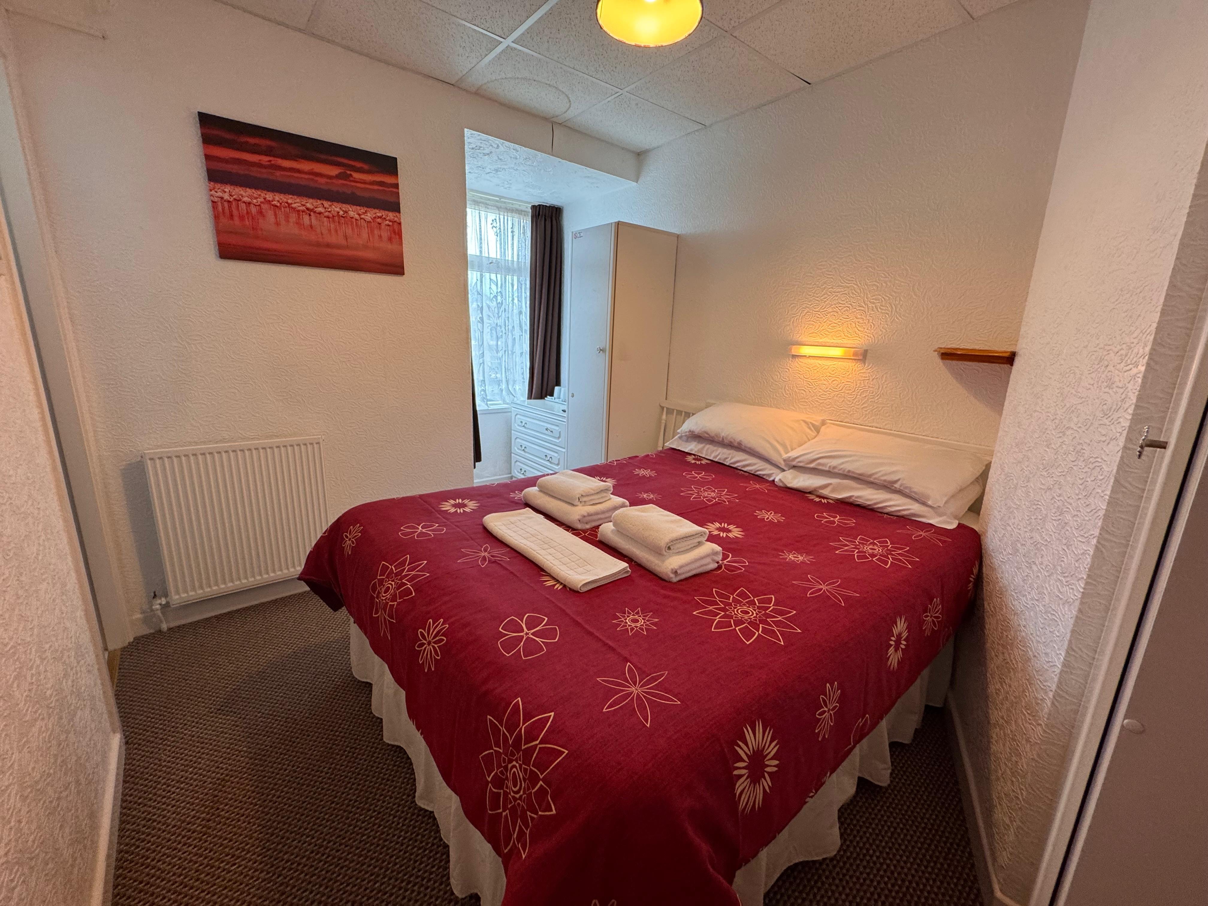 RideSide Hotel, next to Pleasure Beach Blackpool 37/65