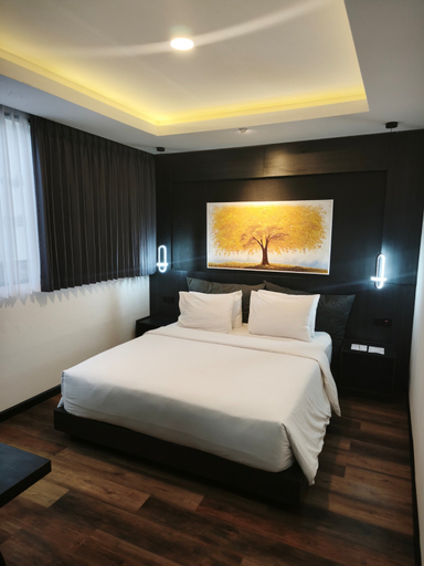 Standard, King Bed, No Balcony
