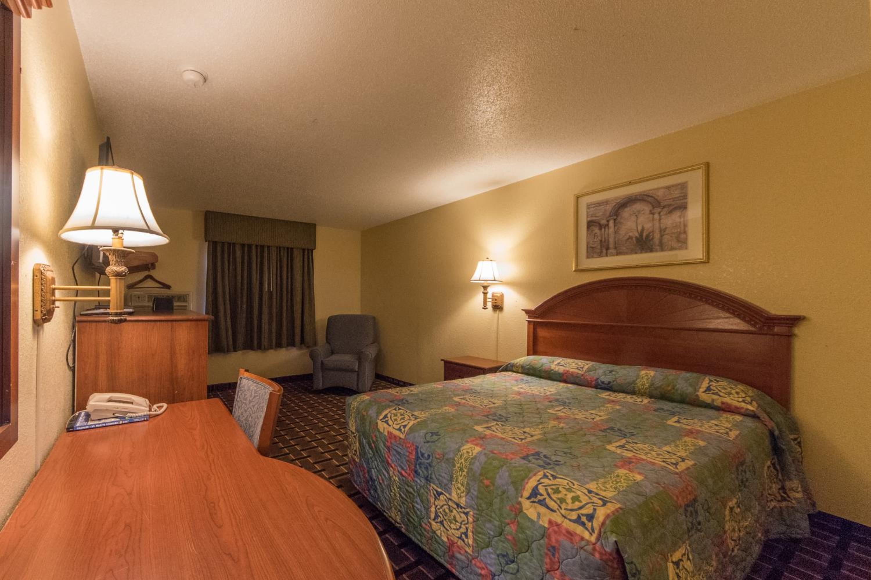 Room, Queen Bed, Smoking