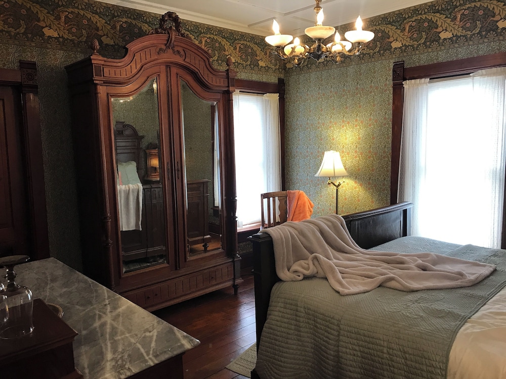 Nauvoo Grand Bed and Breakfast 9/51