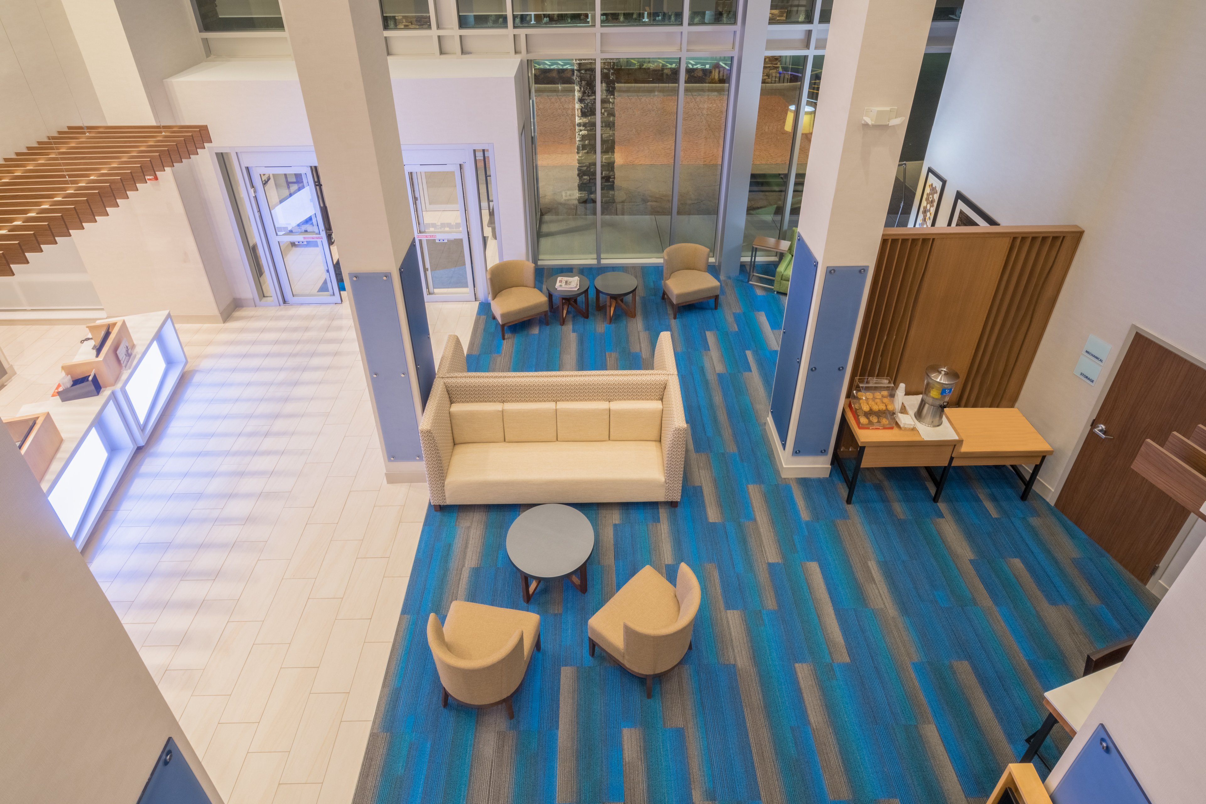 HOLIDAY INN EXPRESS & SUITES INDIANAPOLIS NE - NOBLESVILLE 48/66